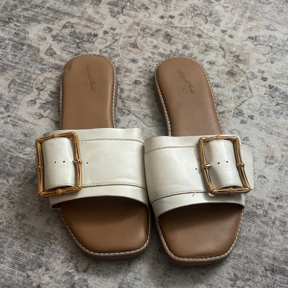 Universal Thread Cream Sandals with Gold Buckle